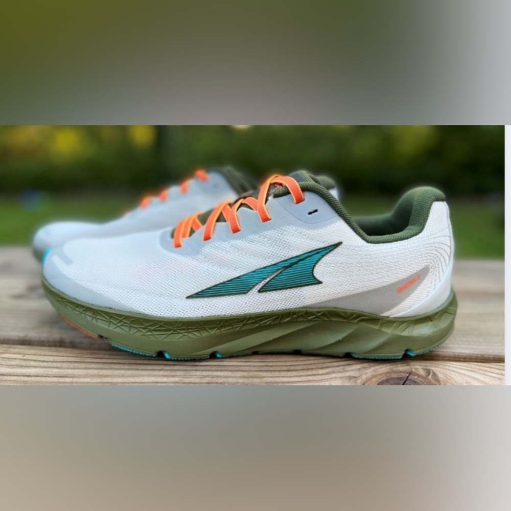 Altra Rivera 2 sneakers size 11.5 Men’s colorful 3162